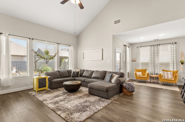 Listing photo id 4 for 1047 Buffalo Grove