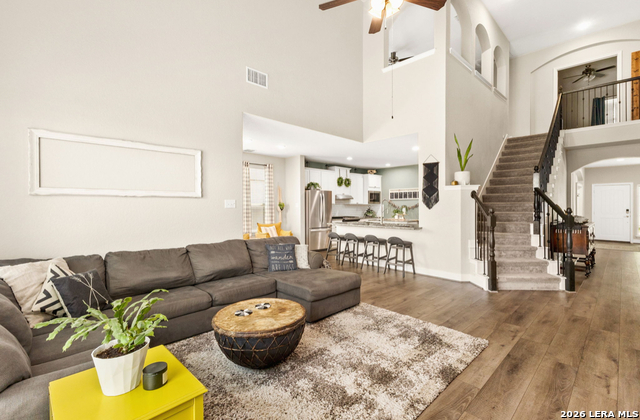 Listing photo id 5 for 1047 Buffalo Grove