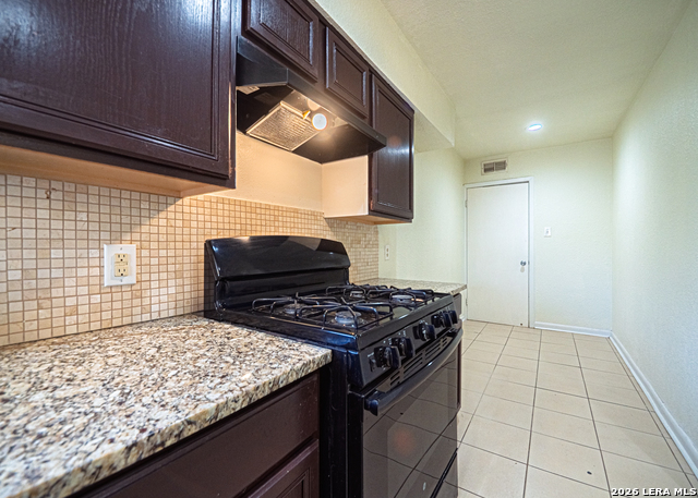 Image 5 of 46 For 243 Maplewood Ln