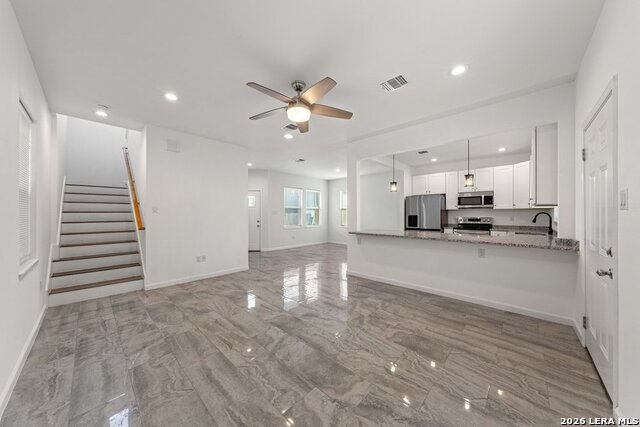 Image 14 of 32 For 323 Gabriel  101