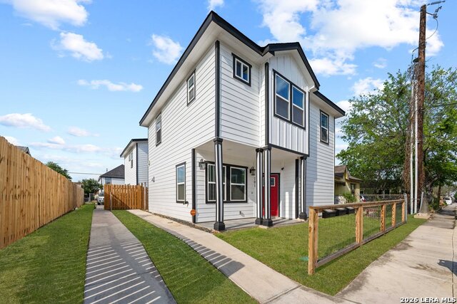 Image 2 of 32 For 323 Gabriel  101