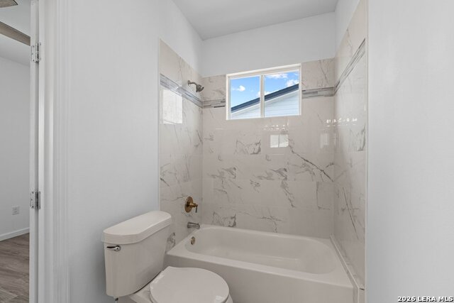 Image 24 of 32 For 323 Gabriel  101