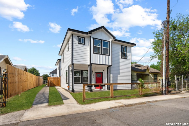 Image 31 of 32 For 323 Gabriel  101