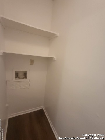 Listing photo id 6 for 2531 Corian Glen