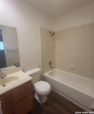 Listing photo id 7 for 2531 Corian Glen