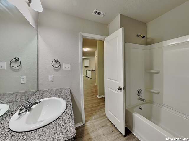 Image 15 of 17 For 2423 Pechora Pipit