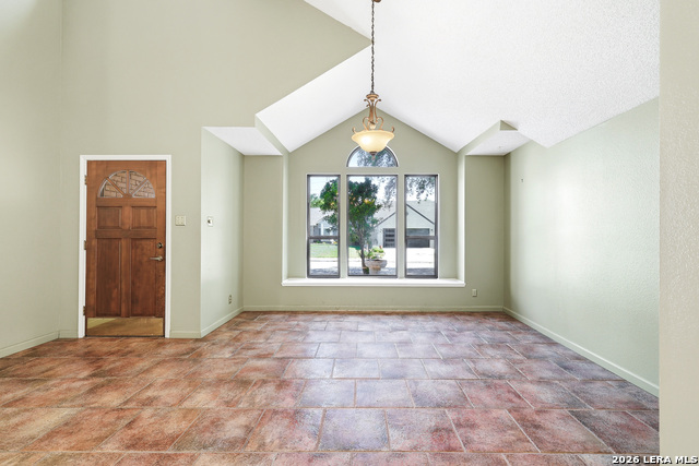 Image 4 of 29 For 13735 Cedar Cyn