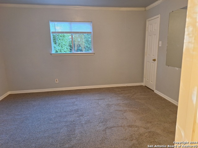 Listing photo id 13 for 6031 Highfield