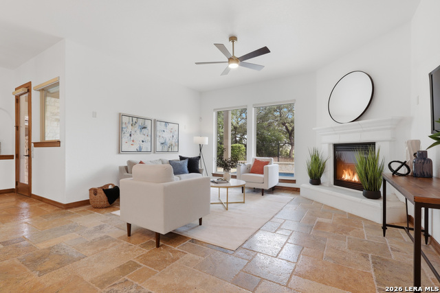 Image 19 of 55 For 1219 Via Se Villa