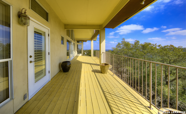 Image 32 of 50 For 435 Paradise Pt