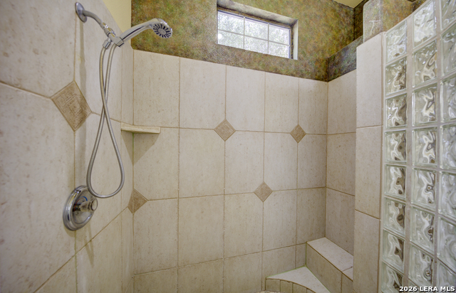 Image 35 of 50 For 435 Paradise Pt