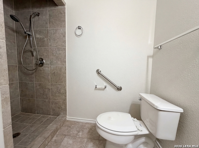 Image 12 of 17 For 18625 Wooded Crk