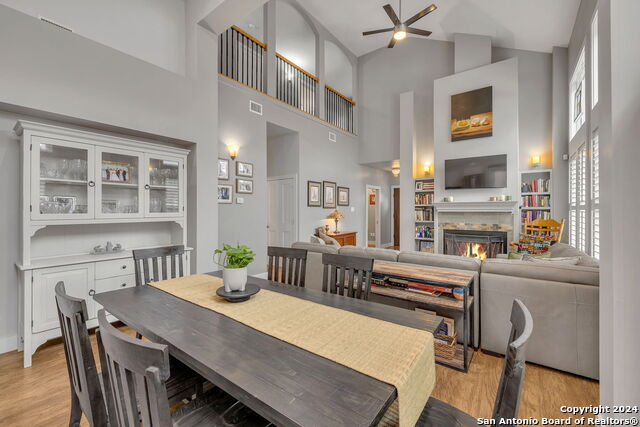 Image 10 of 50 For 728 Guenther St E