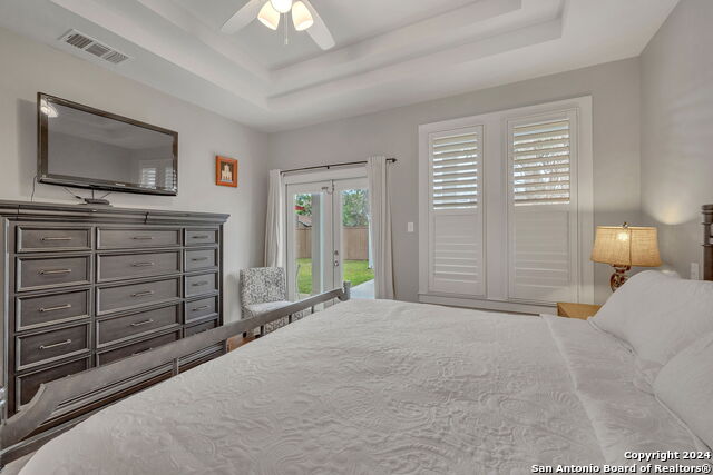 Image 23 of 50 For 728 Guenther St E