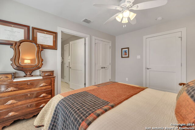 Image 40 of 50 For 728 Guenther St E