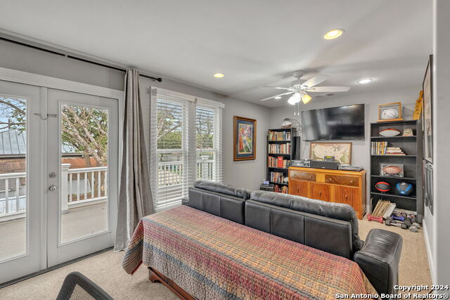 Image 41 of 50 For 728 Guenther St E