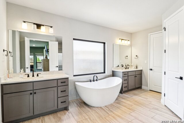 Image 18 of 24 For 1907 Peres St