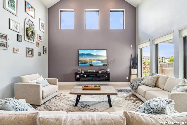 Image 4 of 24 For 1907 Peres St