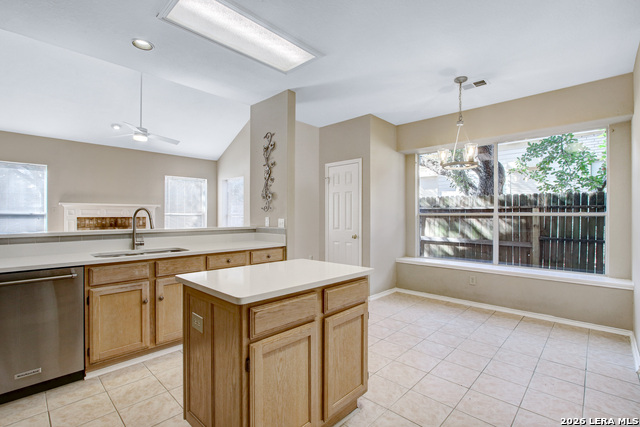 Image 15 of 28 For 6438 Lost Holly