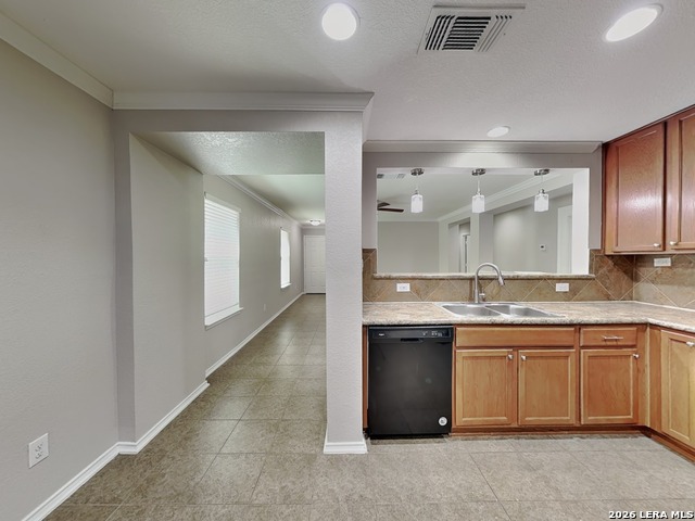 Listing photo id 2 for 4330 Safe  