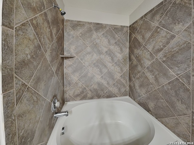 Listing photo id 6 for 4330 Safe  