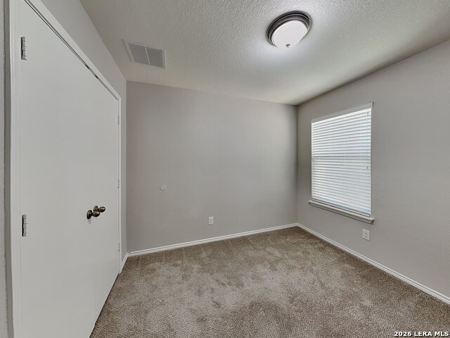 Listing photo id 7 for 4330 Safe  