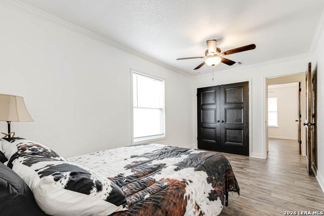 Image 11 of 23 For 5747 White Feather St