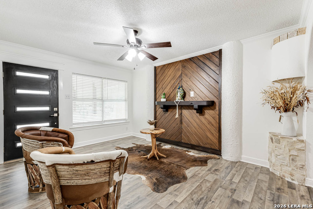 Image 4 of 23 For 5747 White Feather St