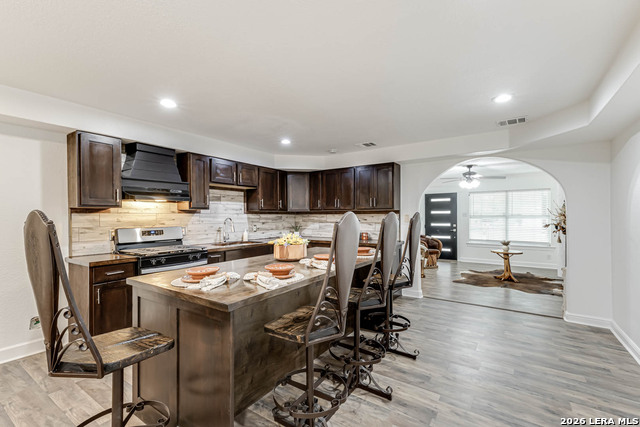 Image 8 of 23 For 5747 White Feather St