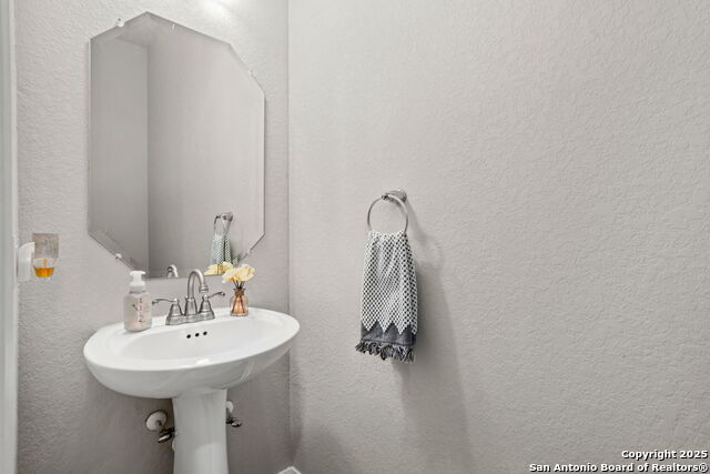 Image 10 of 43 For 23107 Evangeline