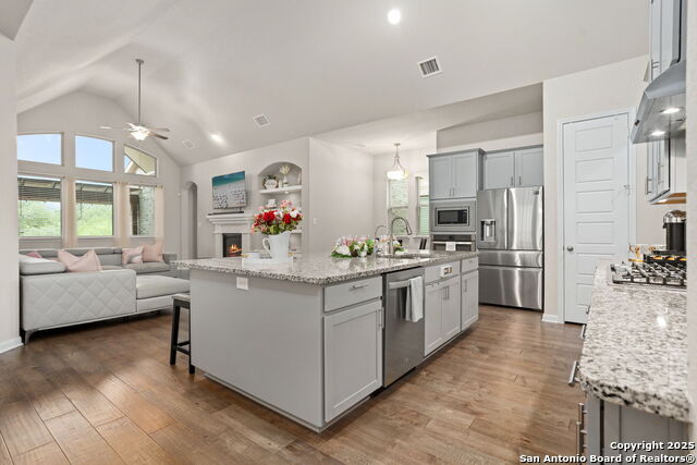 Image 19 of 43 For 23107 Evangeline