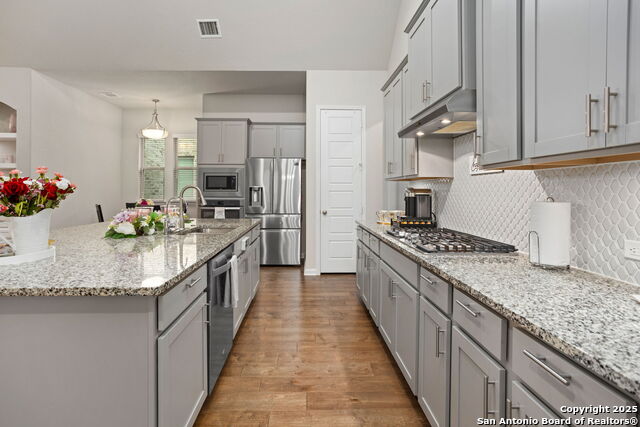 Image 21 of 43 For 23107 Evangeline