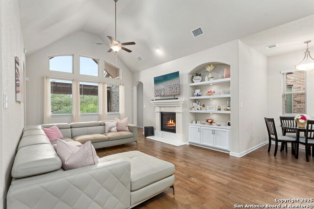 Image 27 of 43 For 23107 Evangeline