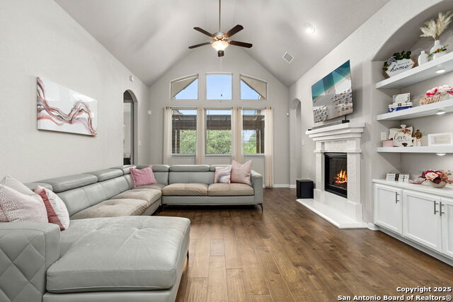 Image 28 of 43 For 23107 Evangeline