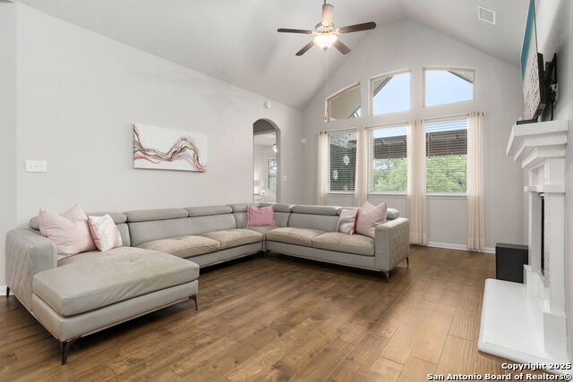 Image 29 of 43 For 23107 Evangeline