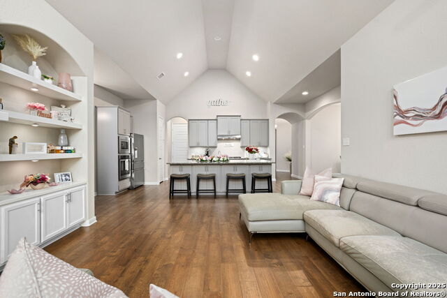 Image 30 of 43 For 23107 Evangeline