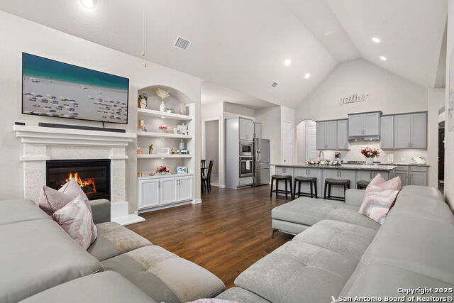 Image 31 of 43 For 23107 Evangeline