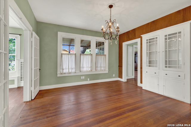 Image 7 of 36 For 465 Union Ave S