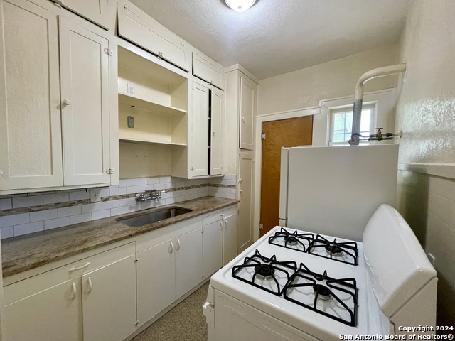 Image 6 of 14 For 438 Fulton  4