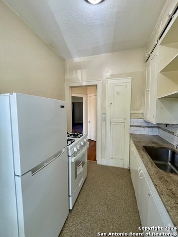 Image 7 of 14 For 438 Fulton  4