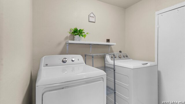 Image 4 of 12 For 310 Aldama  