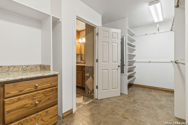 Image 20 of 48 For 21004 Hickory Bend