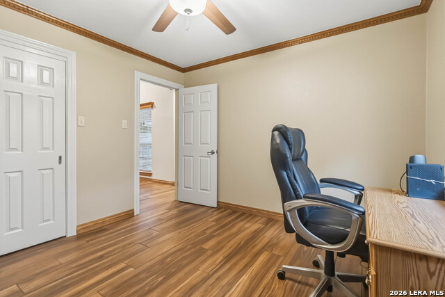 Image 26 of 48 For 21004 Hickory Bend