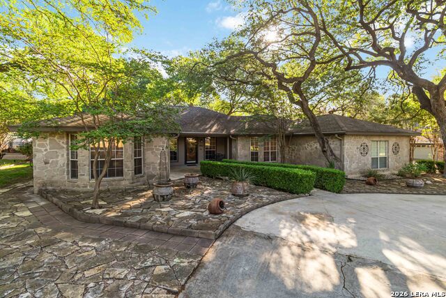 Image 3 of 48 For 21004 Hickory Bend