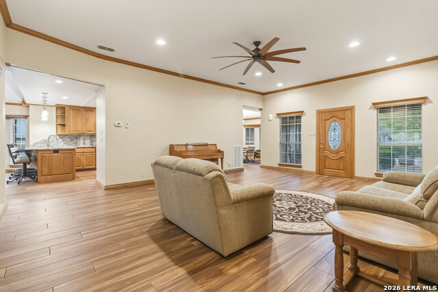 Image 6 of 48 For 21004 Hickory Bend