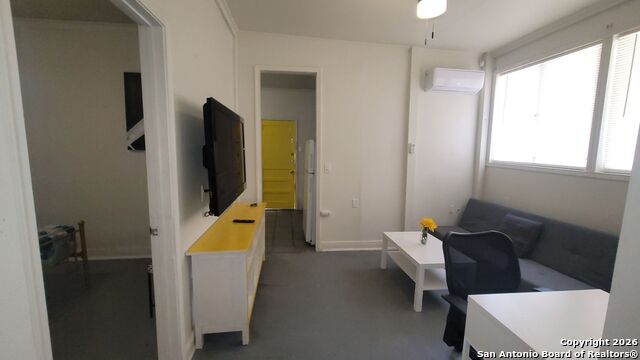 Image 3 of 12 For 128 Saint Francis  3