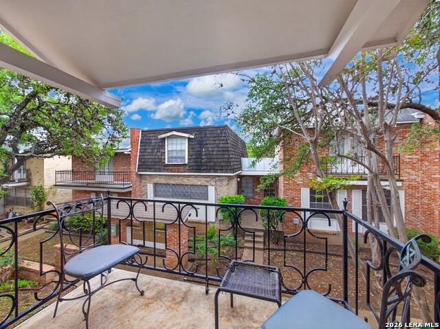 Image 15 of 25 For 6718 Callaghan Rd  Unit 206