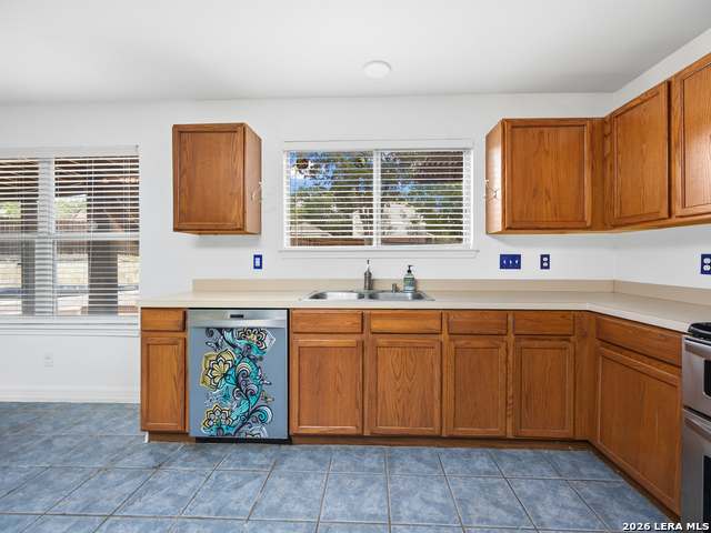 Image 11 of 50 For 15714 Knollcircle