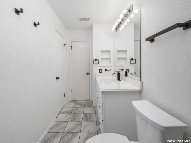 Image 18 of 50 For 15714 Knollcircle