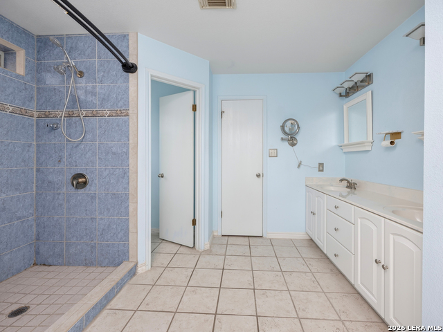 Image 28 of 50 For 15714 Knollcircle